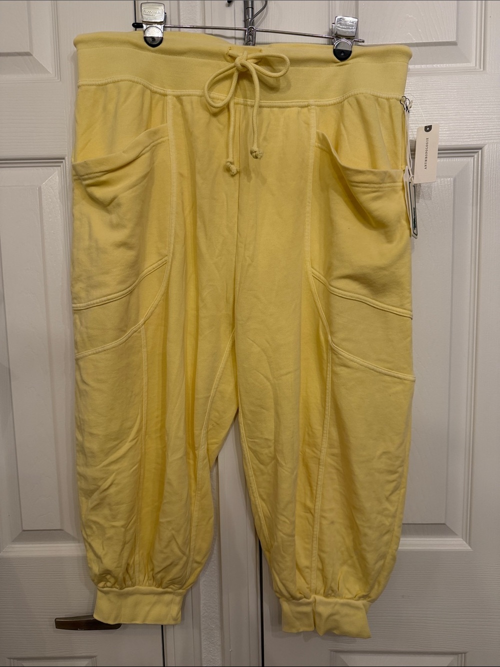 ANTHROPOLOGIE Daily Practice Easygoing Capri Sweatpants Sz L - NWT - Picture 4 of 10